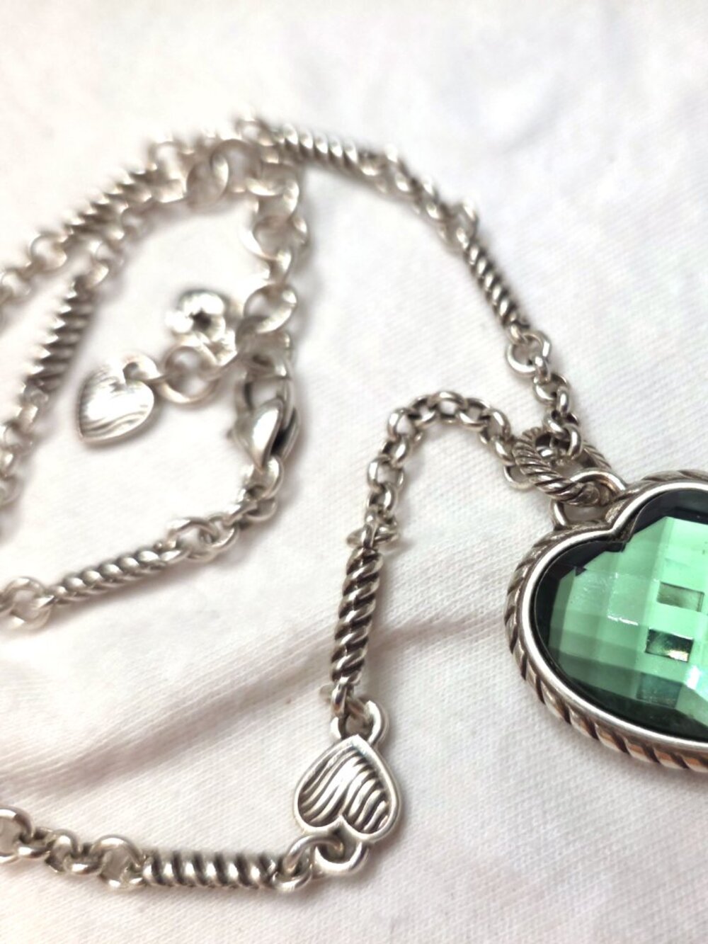 Brighton Newport Green Faceted Crystal Heart Reversible Necklace -LIKE NEW - Picture 7 of 9